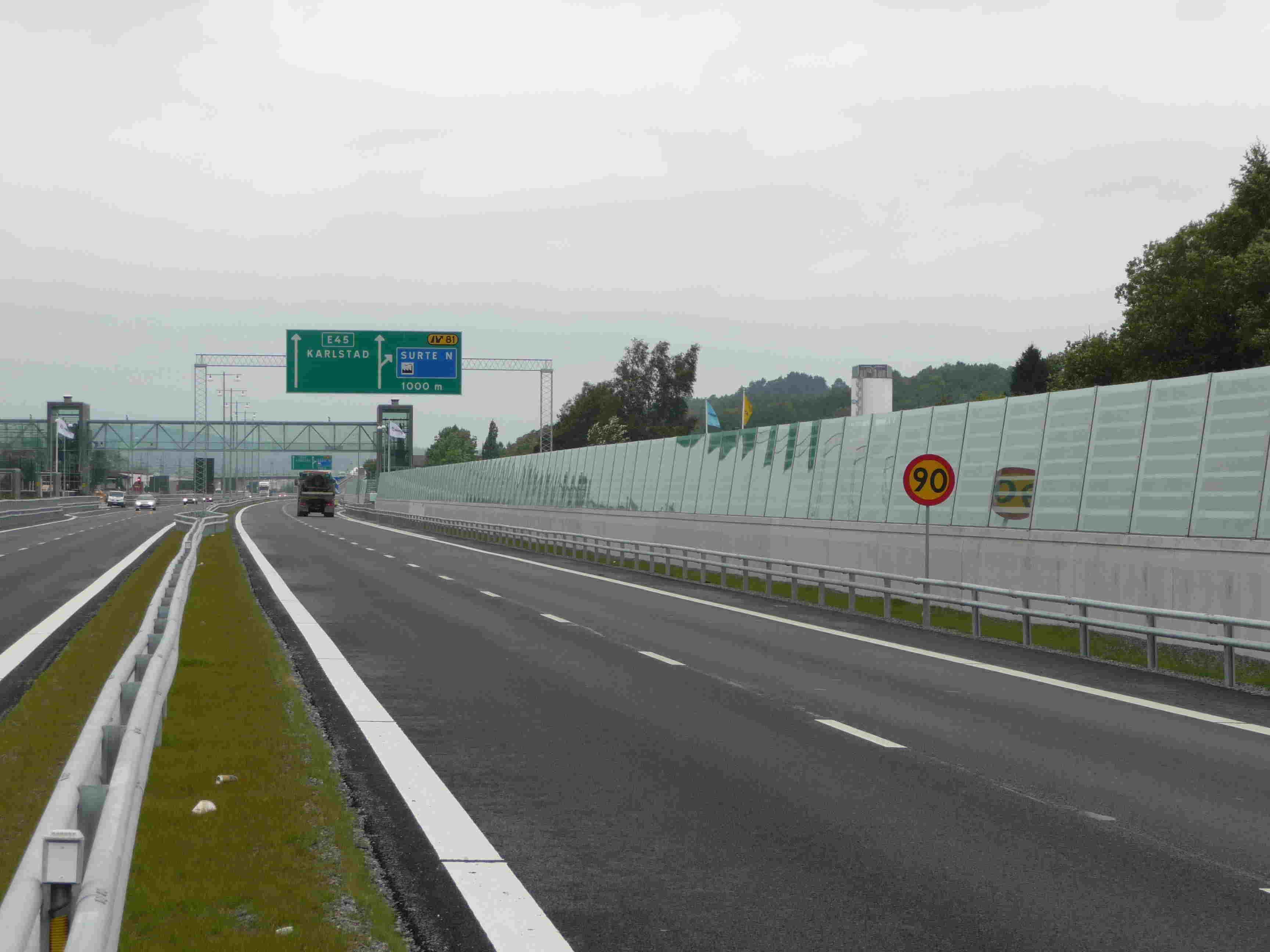 瑞典高速公路护栏玻璃